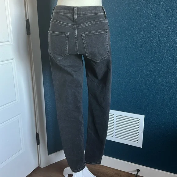 Everlane | Mid-rise, Skinny-fit Jeans in Washed Black (NWT) - Picture 4 of 7